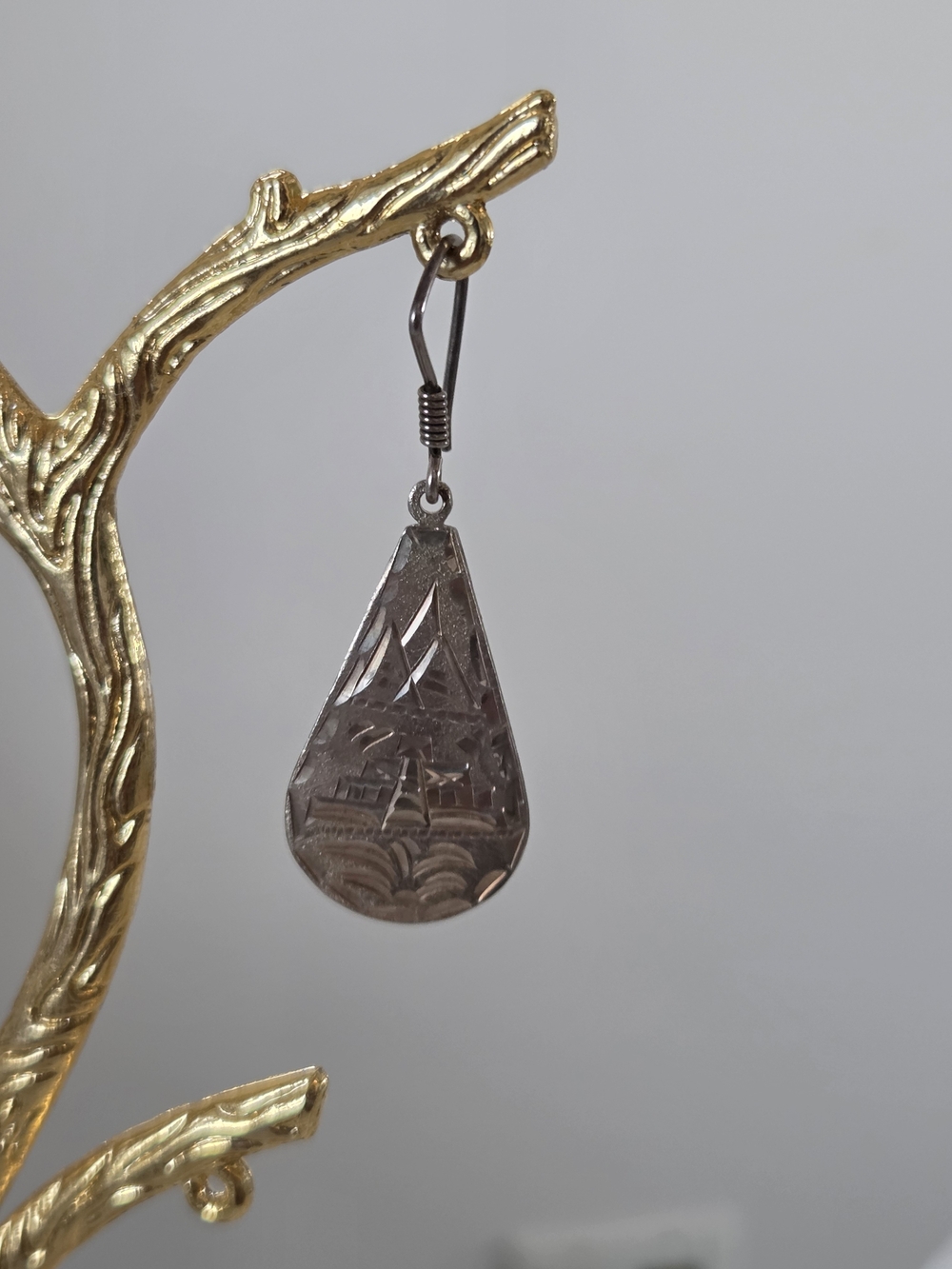 Vintage Mexican Sterling Silver 925 Teardrop Dangle Earrings Pyramid GM-10